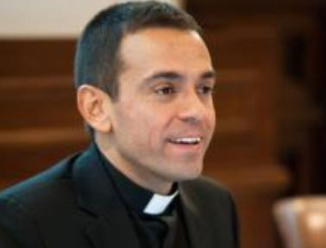 Primo piano di Don Cristian Mendoza